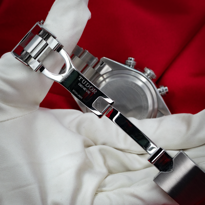 Tudor Black Bay Chrono M79360N-0002 watch, stainless steel clasp with "TUDOR GENEVE" engraved.