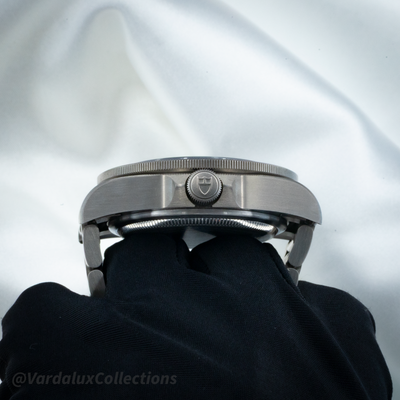 Tudor Pelagos Blue Titanium M25600TB-0001, side case with crown and bezel.