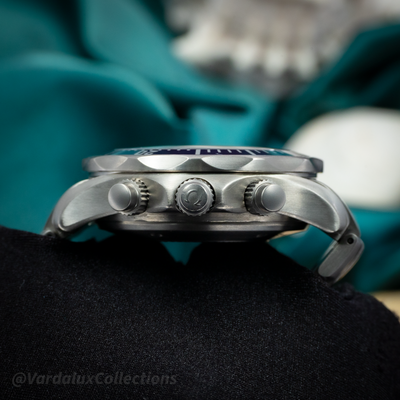 Omega Seamaster 2298.80.00 watch, side view of the case with crown and pushers.