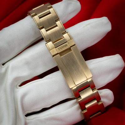 Tudor Black Bay Automatic Brown Men's Watch 79012m Dial 79012m-0001, gold clasp with Tudor logo.