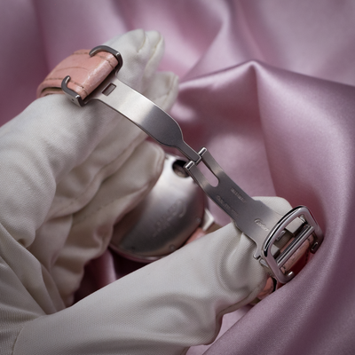 Cartier ballon bleu wsbb0002, stainless steel deployment clasp and buckle with pink leather strap.