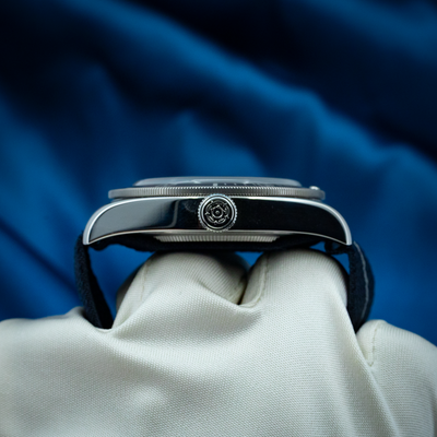 Tudor Black Bay Fifty-eight Blue M79030B-0003, side view of the case with crown and bezel.