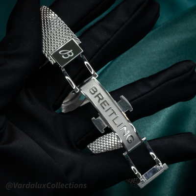 Breitling SuperOcean Heritage B31 AB31100361L1A1 watch, polished steel deployment clasp with engraved logo.