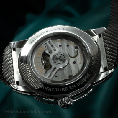 Breitling SuperOcean Heritage B31 AB31100361L1A1, detailed view of the watch's exhibition caseback and movement.
