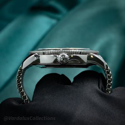 Breitling SuperOcean Heritage B31 AB31100361L1A1, side view of case and crown.