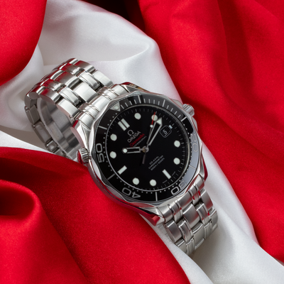 Omega Seamaster Diver 212.30.41.20.01.003, full watch view with bracelet, black dial, and bezel.