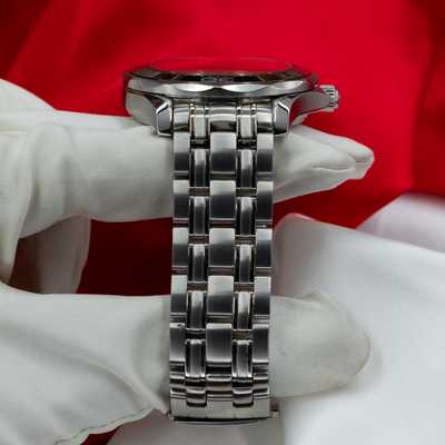 Omega Seamaster Diver 212.30.41.20.01.003, side view showing the stainless steel bracelet and case.