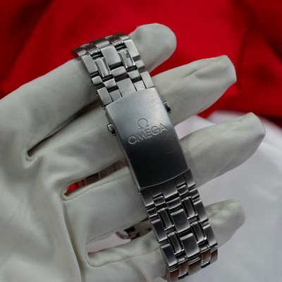 Omega Seamaster Diver 212.30.41.20.01.003, brushed stainless steel bracelet with clasp and engraved logo.